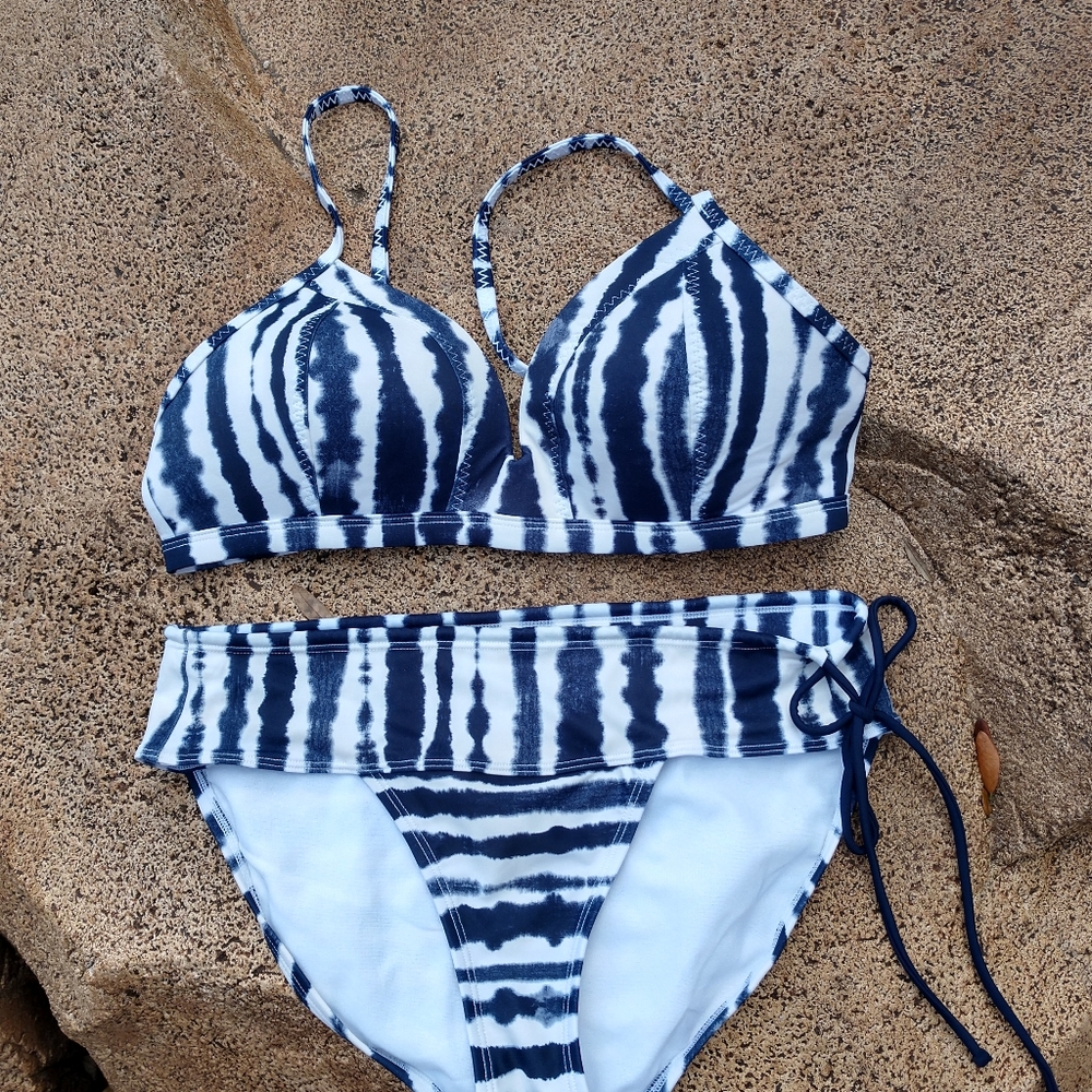 Athleta Wave Break bikini M
